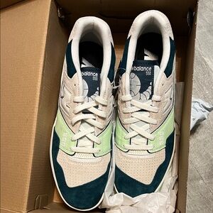 New Balance 550 Sneakers in Cream, Teal & Mint Green